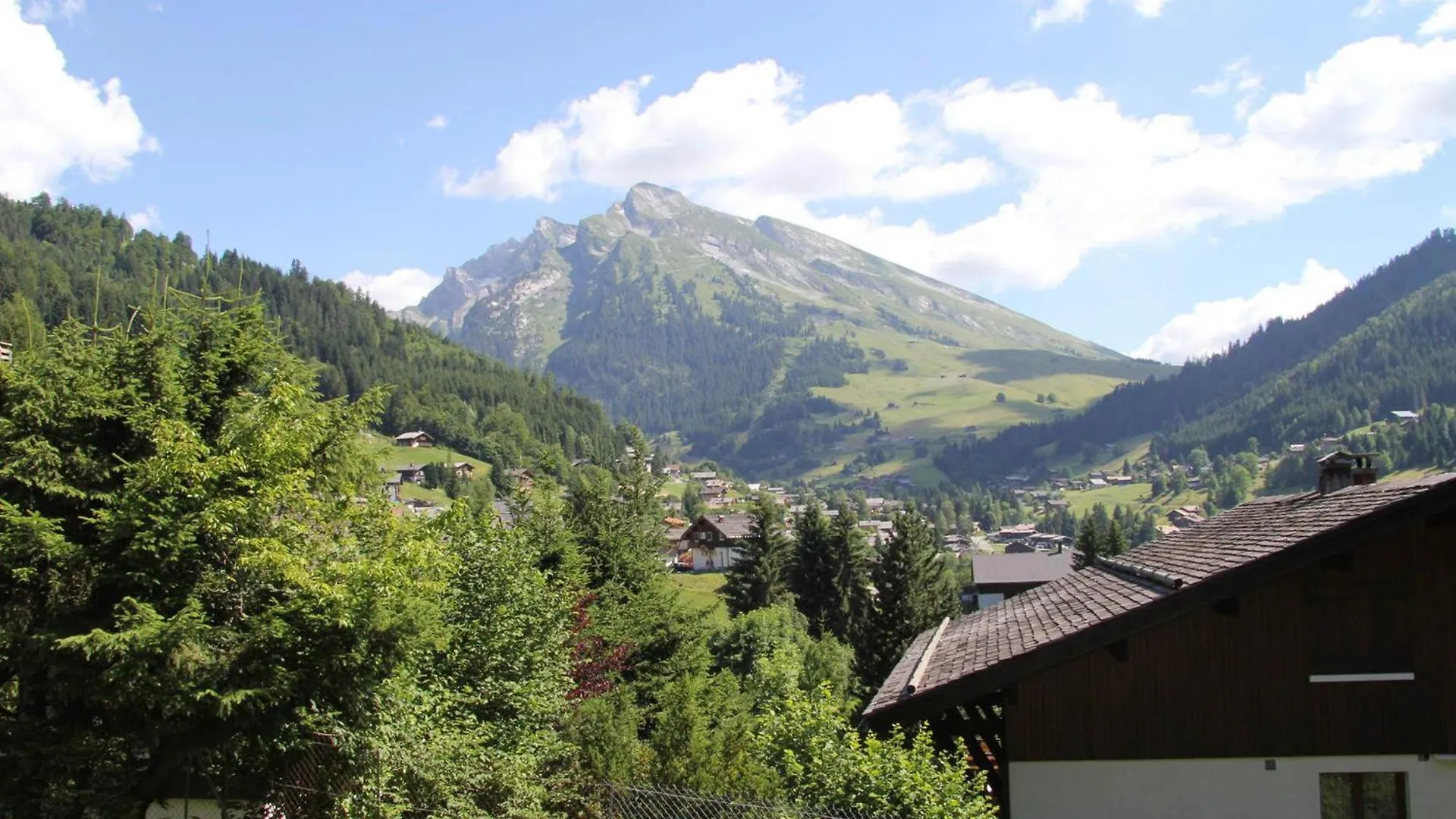 Appartement De 3 Pieces Avec Balcon, Cheminee Et Wifi A La Clusaz - Fr-1-459-99